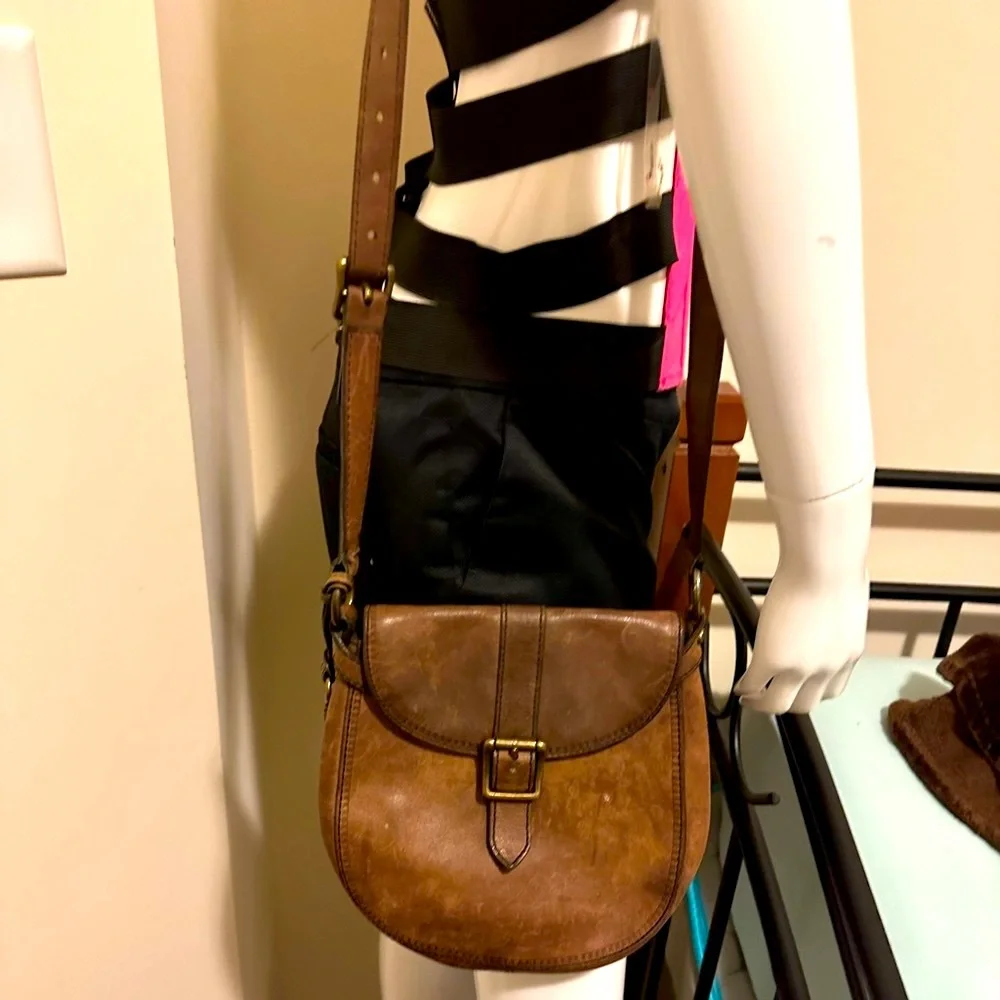 CLOSE OUT SALE FOSSIL🗝️ (VRI) Vintage Re-Issue Crossbody Key Fob - Picture 12 of 15